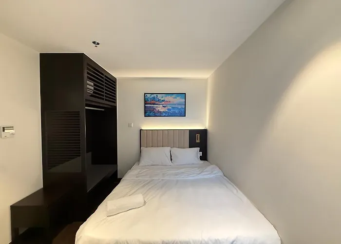 Sapphire Aurora Ha Long